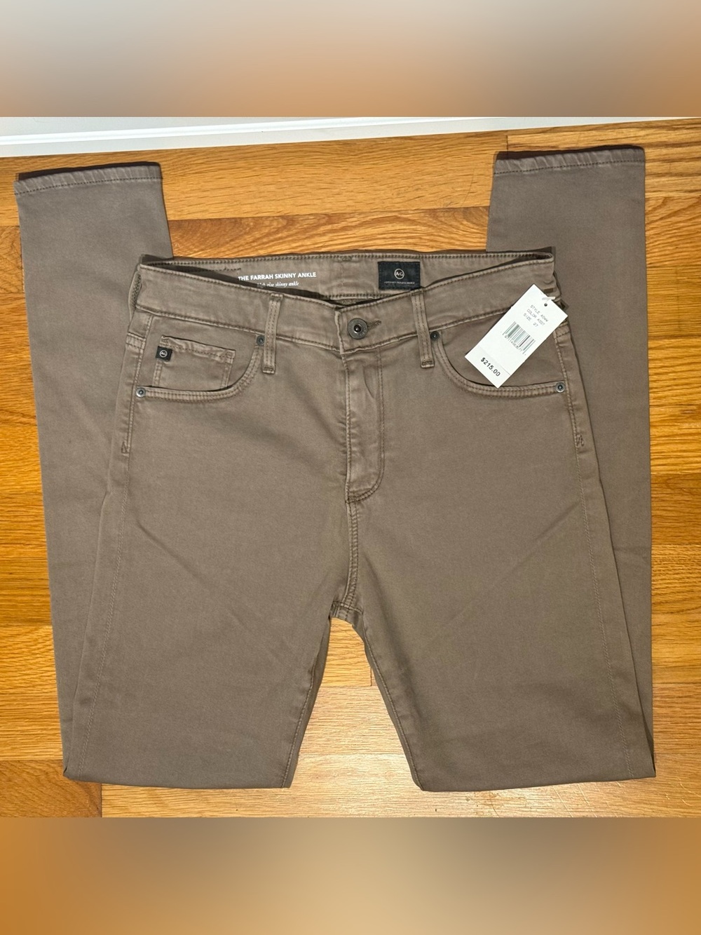 NWT AG Farrah Skinny Pants in Taupe Size 27